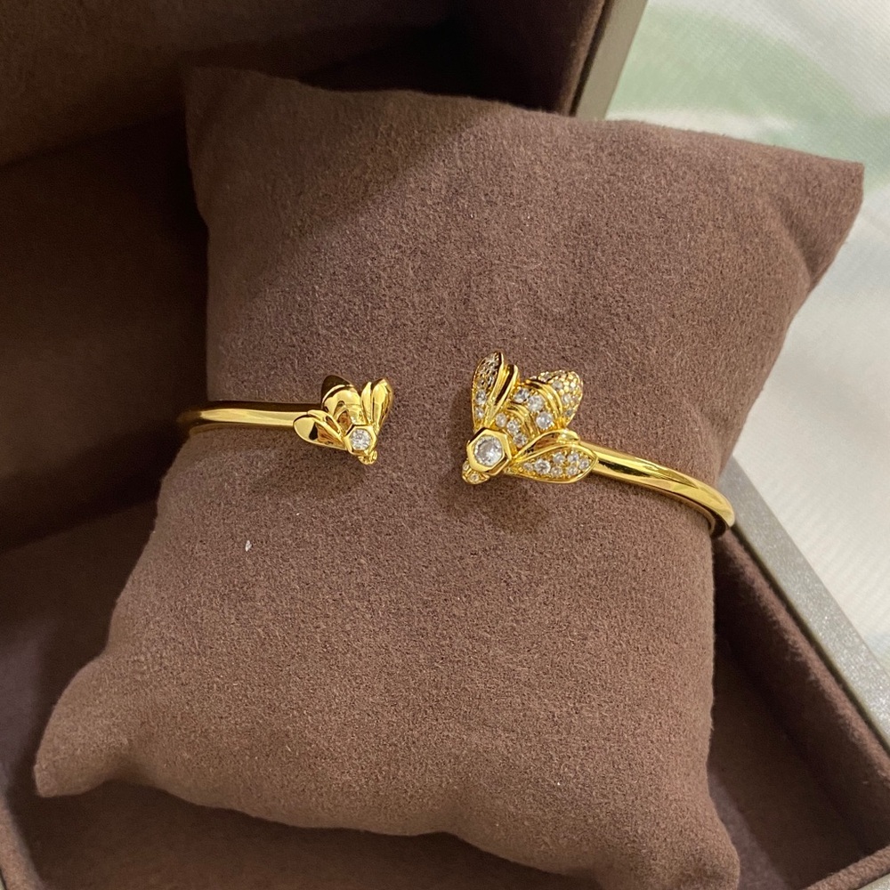 Chaumet Gold And Diamond-Encrusted Bee Bracelet